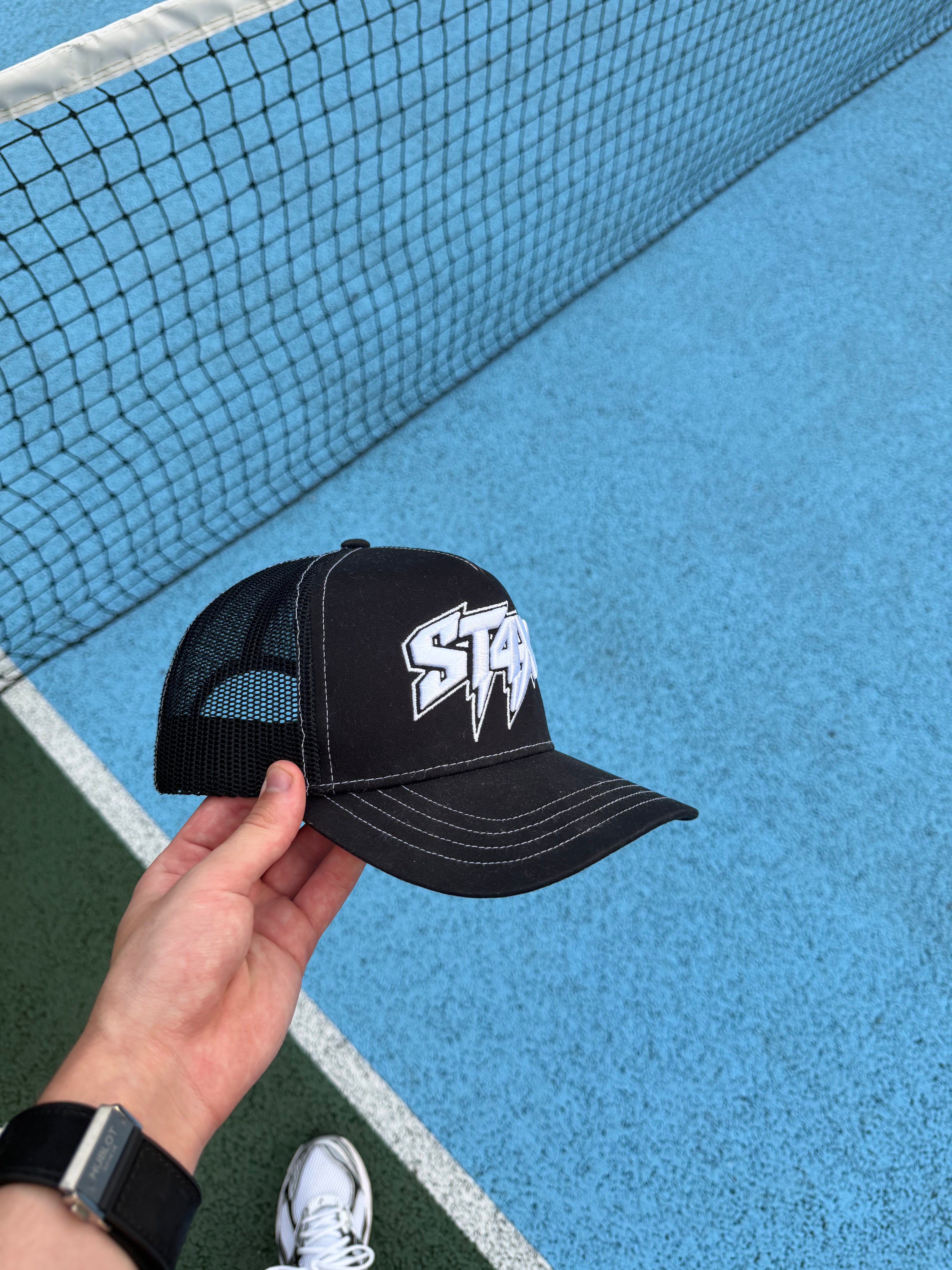 BLACK WHITE ST4X CAP